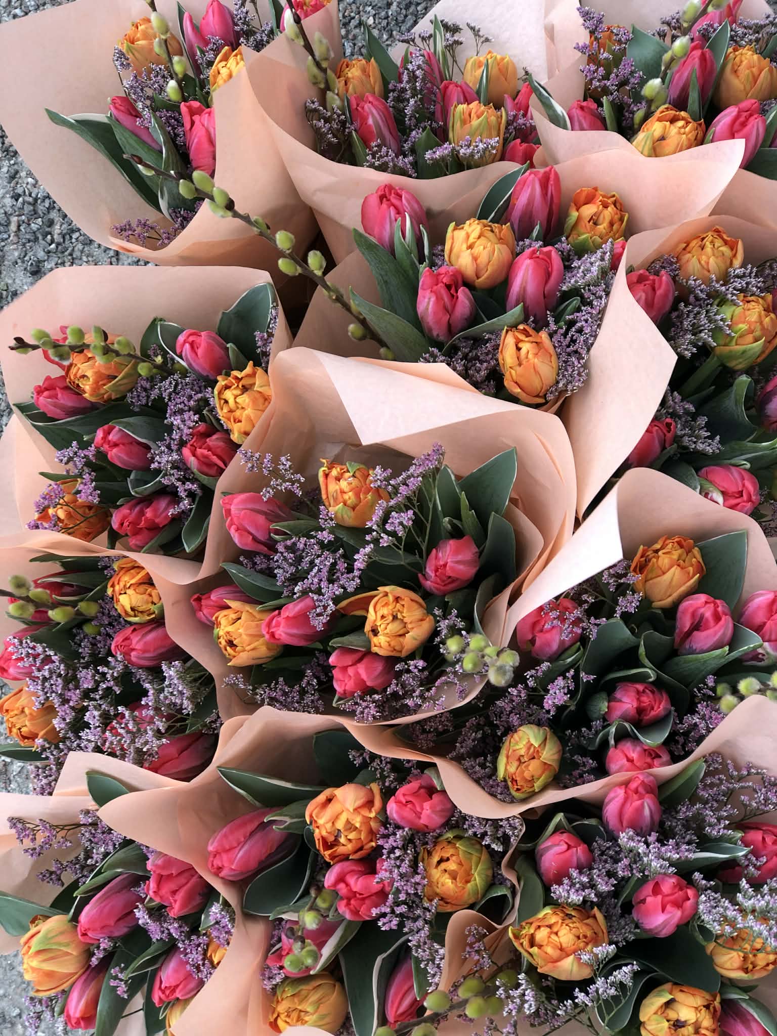 Tulpanbuketter i papper
