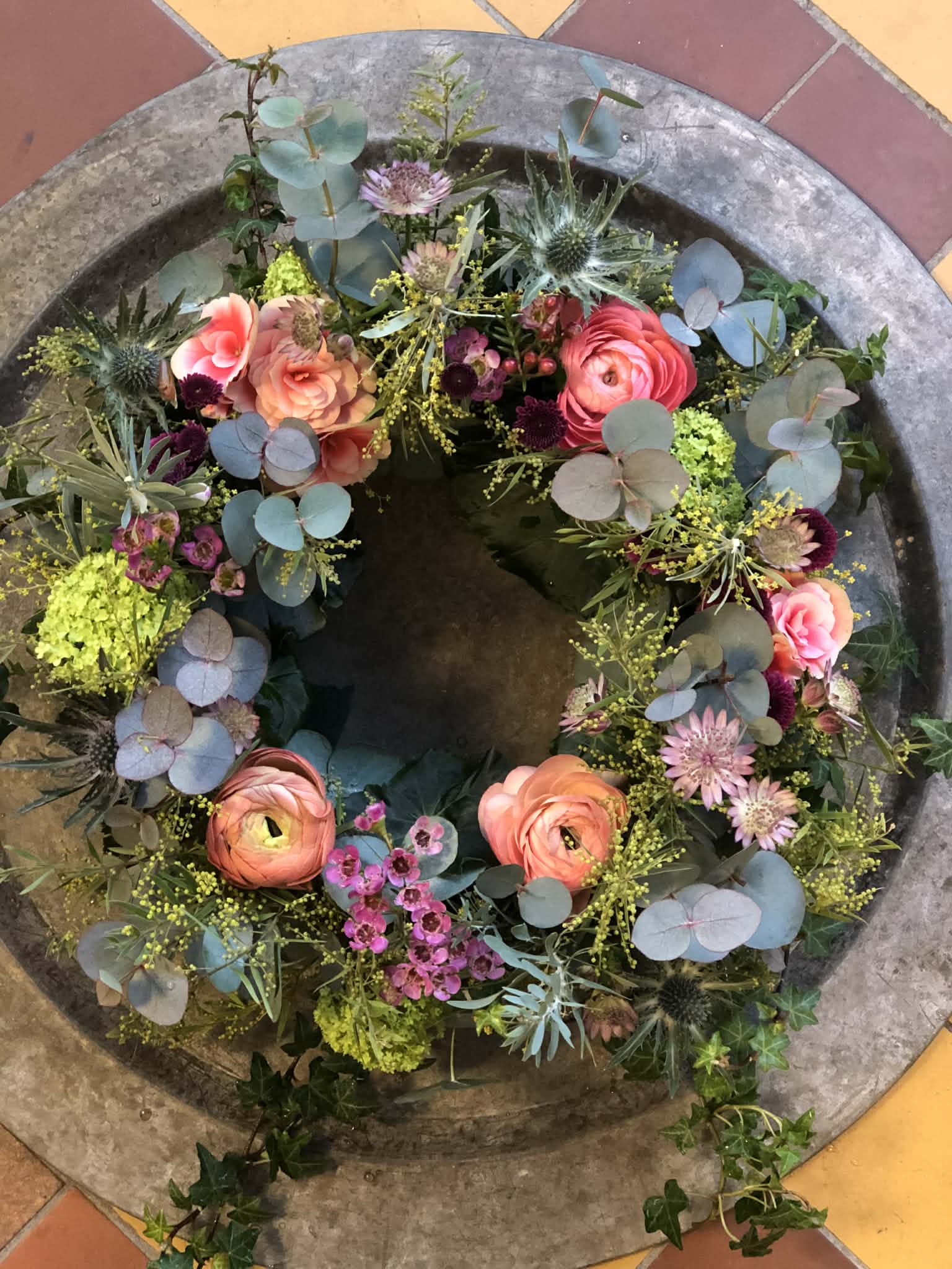 Blomsterkrans med ranunkler